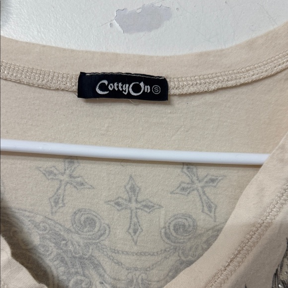 Chic Women's Cream Graphic Tee y2k - Picture 2 of 3